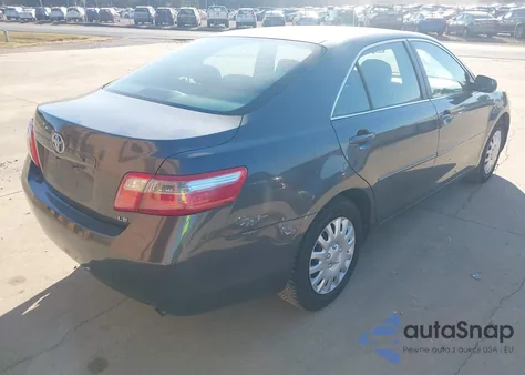 2007 Toyota Camry Le z USA, uszkodzony, nr VIN 4T1BE46K07U713828